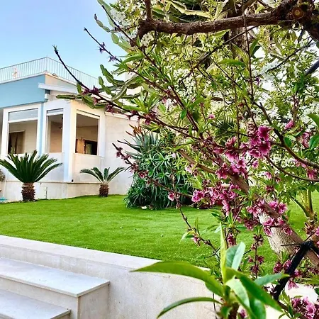 Fronte Mare Villa