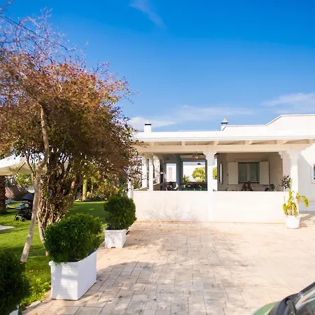 Fronte Mare Villa *